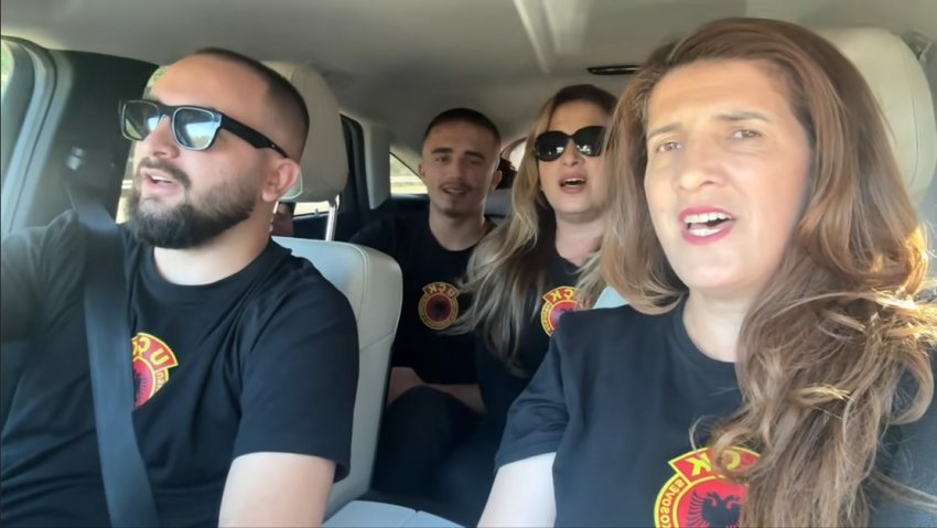 Karvani folklorik drejt Hagës: Ganimete Musliu me këngë e flamurë në ‘mision drejtësie’ 2 karvani folklorik drejt hages ganimete musliu me kenge e flamure ne mision drejtesie 68c68d42d1930