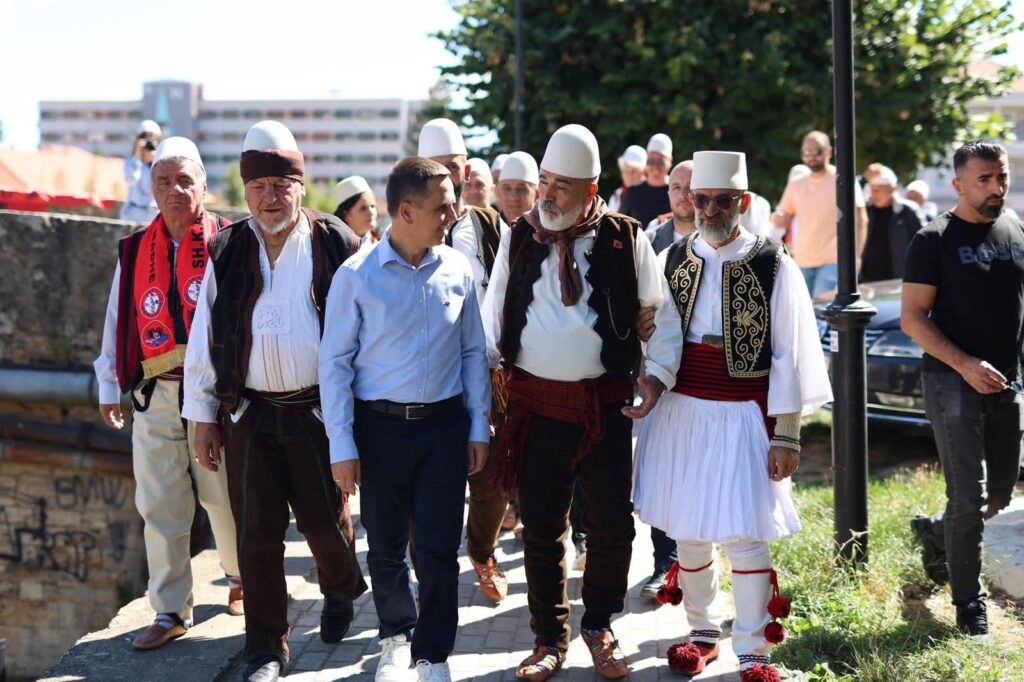 kasami ne manifestimin dita e plisit e ngjallem shpirtin kulturor dhe artistik te tetoves 68cec8d1adb20