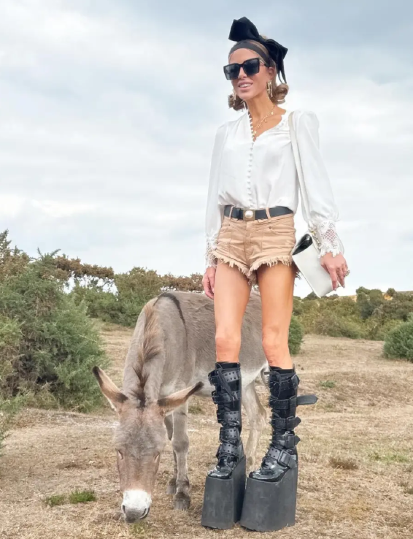 kate beckinsale sfidon rregullat me veshje te guximshme mes kuajve te eger 68c3d732492cb