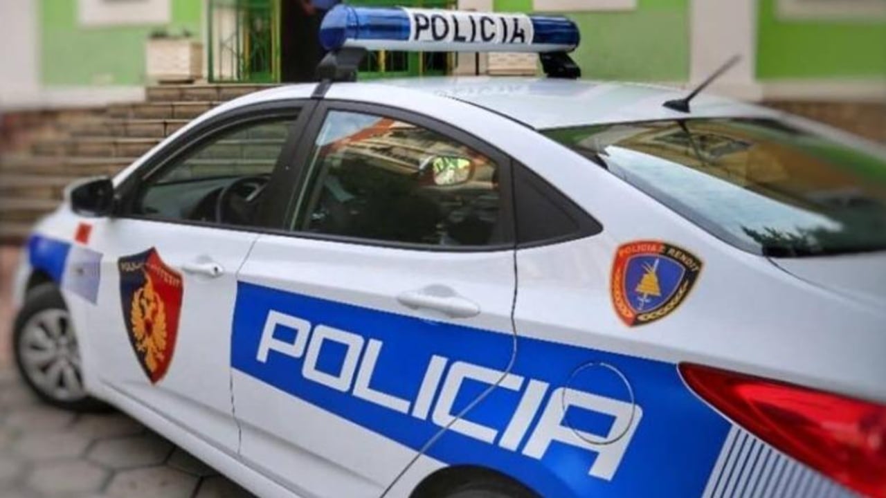 Kërcënoi me jetë punonjësit e policisë, arrestohet 26-vjeçari i armatosur në Korçë 1 kercenoi me jete punonjesit e policise arrestohet 26 vjecari i armatosur ne korce 68cc285783288