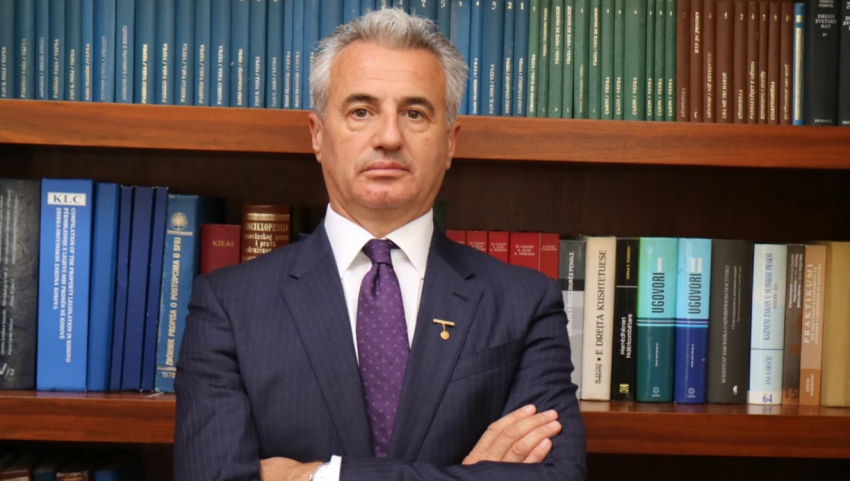 koci thote se cdo iphone rrobe e shtrenjte dhe bizhuteri duhet te deklarohet ne dogane 68cd24c8796fd