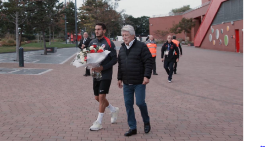 Koke dhe presidenti i Atletico Madrid bëjnë homazhe për Diogo Jotan 2 koke dhe presidenti i atletico madrid bejne homazhe per diogo jotan 68cab9f6d97f7