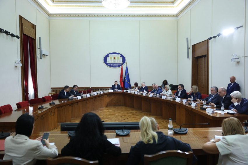 Konferenca e Kryetarëve miraton listat e anëtarëve të komisioneve parlamentare, emrat i kalojnë Parlamentit për votim 3 konferenca e kryetareve miraton listat e anetareve te komisioneve parlamentare emrat i kalojne parlamentit per votim 68d39fb70c3db