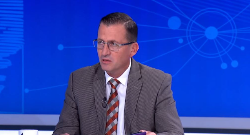 Krasniqi i LDK-së tregon 12 zotimet për Rahovecin: 500 euro për lehonat e sos-butoni për të moshuarit 3 krasniqi i ldk se tregon 12 zotimet per rahovecin 500 euro per lehonat e sos butoni per te moshuarit 68d4c1500af6e