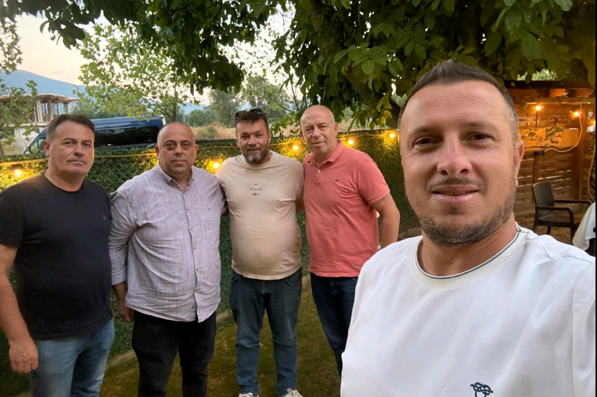 Kryetari i Këshillit Vendor të Nëndegës së BDI-së në Kalisht, Vezir Ademi, i bashkohet VLEN-it në Vrapçisht! 1 kryetari i keshillit vendor te nendeges se bdi se ne kalisht vezir ademi i bashkohet vlen it ne vrapcisht 68c8462f8b9de