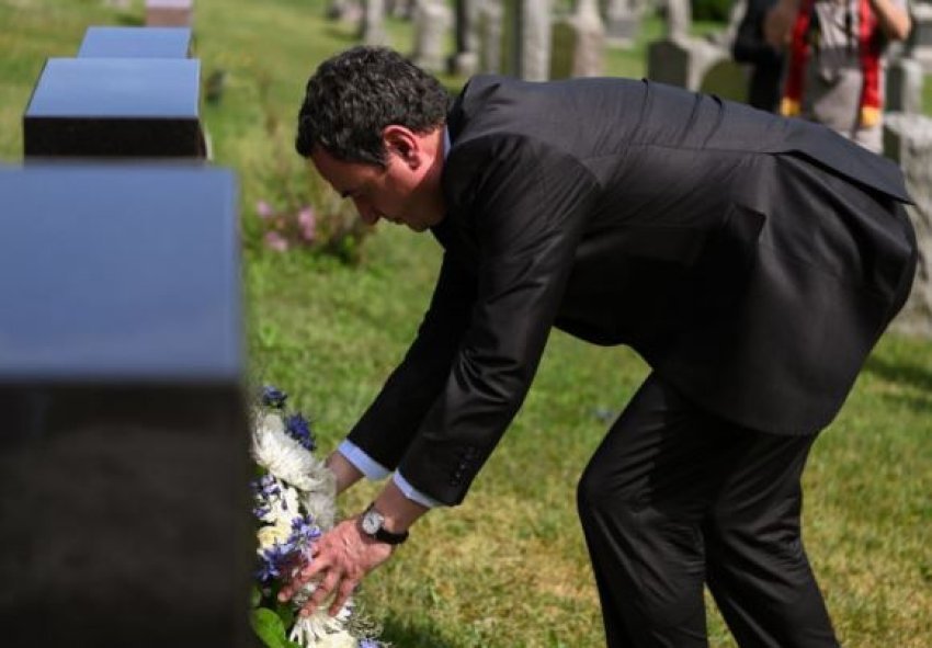 kurti ben homazhe te varrezat e vellezerve bytyqi ne new york 68d83d62f33bb