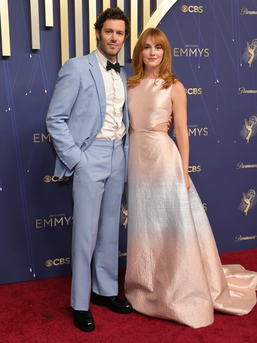 Leighton Meester mbështet bashkëshortin e saj Adam Brody në tapetin e kuq 1 leighton meester mbeshtet bashkeshortin e saj adam brody ne tapetin e kuq 68c8747ab3322