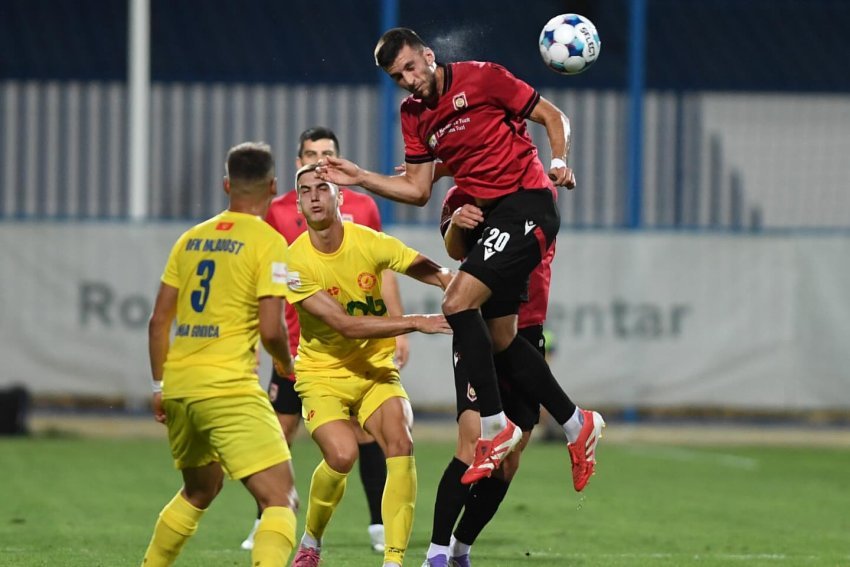 Leon Ujkaj skuqet, Deçiqi pëson humbje të rëndë 1 leon ujkaj skuqet deciqi peson humbje te rende 68c5e47556e9a