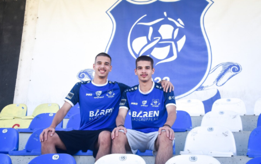 Llapi nënshkruan me binjakët Ademi 2 llapi nenshkruan me binjaket ademi 68cde9936c354