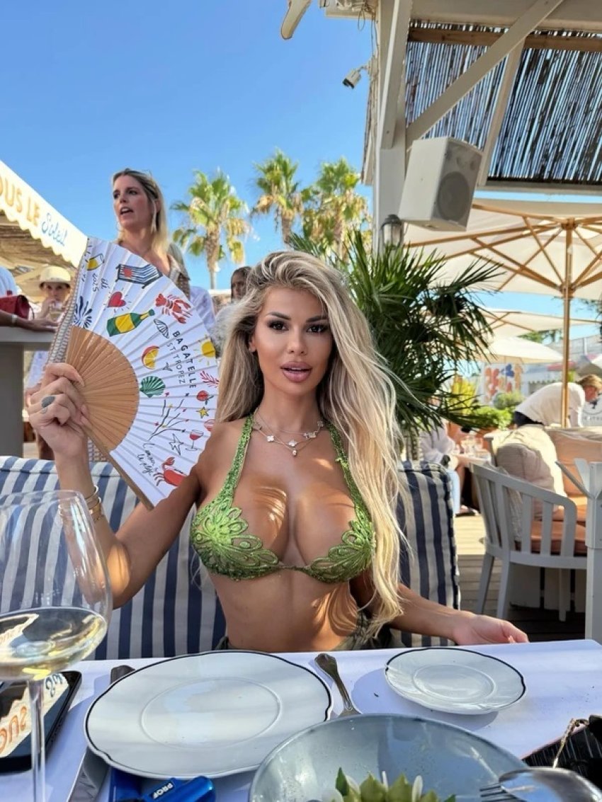 Luana Vjollca shkëlqen nga Saint-Tropez me paraqitje joshëse 1 luana vjollca shkelqen nga saint tropez me paraqitje joshese 68c73f1186879