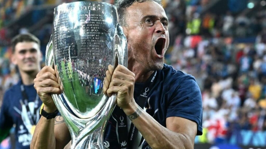 Luis Enrique përfshihet në një aksident me biçikletë, trajneri i PSG-së transportohet menjëherë në spital/ Si paraqitet gjendja e tij 2 luis enrique perfshihet ne nje aksident me biciklete trajneri i psg se transportohet menjehere ne spital si paraqitet gjendja e tij 68bb5a5093b98