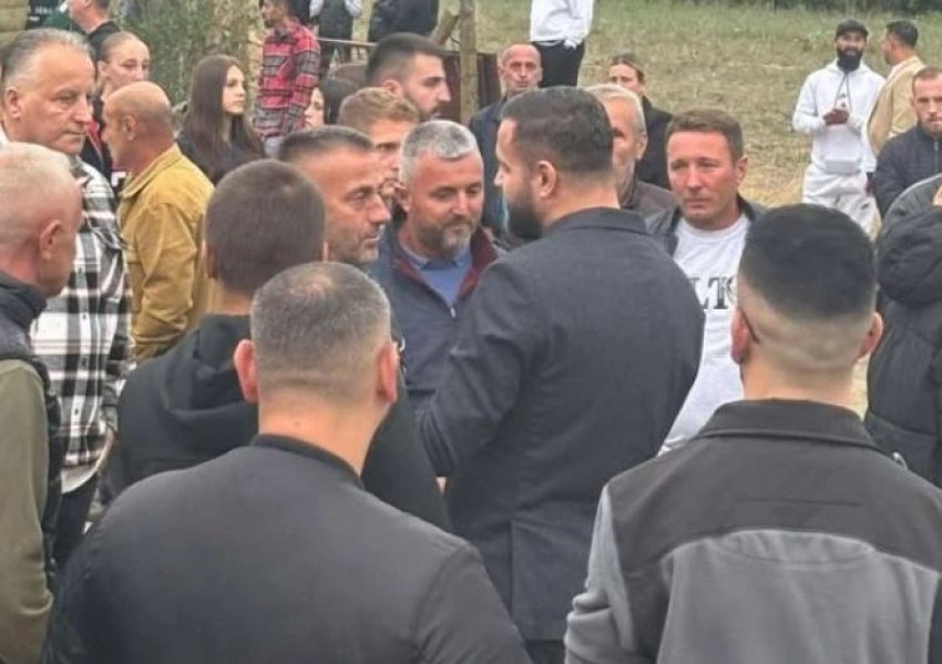 luiz ejlli ngushellon familjen e gjestit gjate varrimit 68d82a51cdb1d