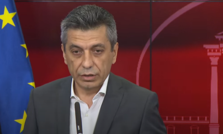 Mexhiti: Mostrat e ajrit nga zjarri në Trubarevë po testohen në katër institucione, janë marrë edhe disa masa të tjera 3 mexhiti mostrat e ajrit nga zjarri ne trubareve po testohen ne kater institucione jane marre edhe disa masa te tjera 68c6b699c314f