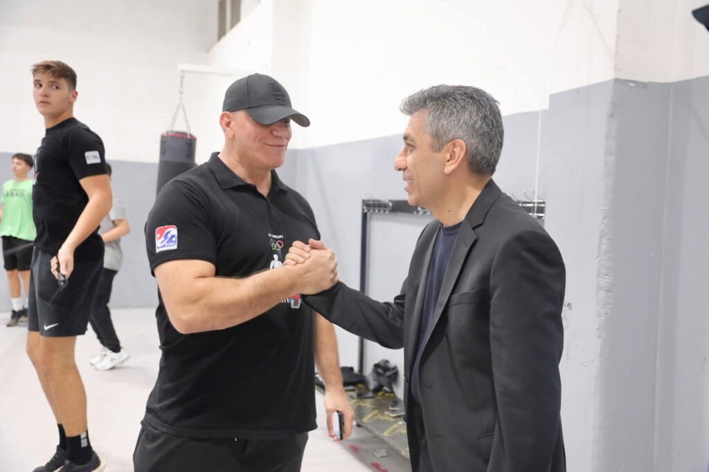 Mexhiti në vizitë të klubit të boksit Shkupi (VIDEO) 3 mexhiti ne vizite te klubit te boksit shkupi video 68d46331e5b41