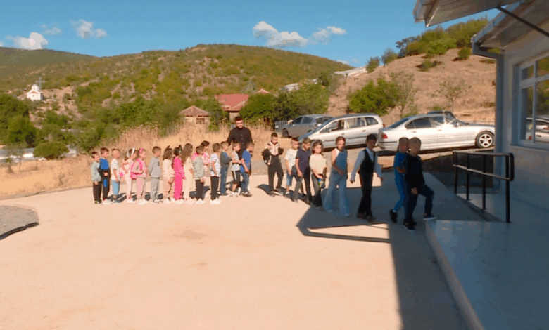 ne banjice te cashkes nxenesit filluan mesimin ne gjuhen shqipe 68b5bc516effe