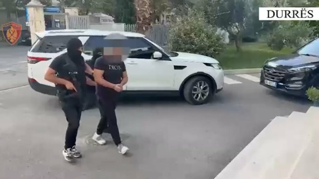 Në kërkim ndërkombëtar për trafik të narkotikëve, arrestohet i riu në Durrës, pritet ekstradimi drejt Italisë 3 ne kerkim nderkombetar per trafik te narkotikeve arrestohet i riu ne durres pritet ekstradimi drejt italise 68b80d7650de9