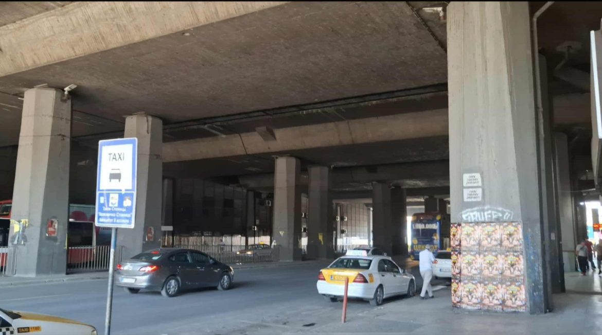 nenkalimi prane stacionit hekurudhor ne shkup i braktisur dhe i mbushur me mbeturina ne gjendje horror 68db324fc6415