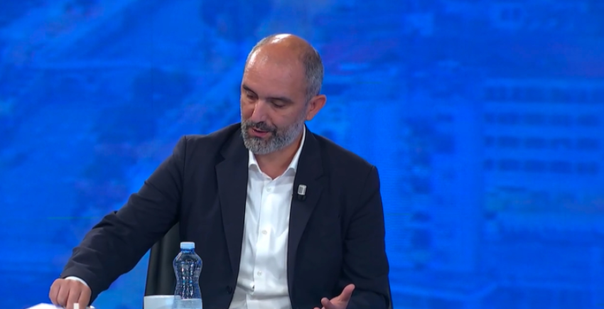 Nëse do të shkojë në balotazh a do të bëjë një koalicion me Driton Selmanaj? – Flet Artan Abrashi 3 nese do te shkoje ne balotazh a do te beje nje koalicion me driton selmanaj flet artan abrashi 68d8d1f16307a