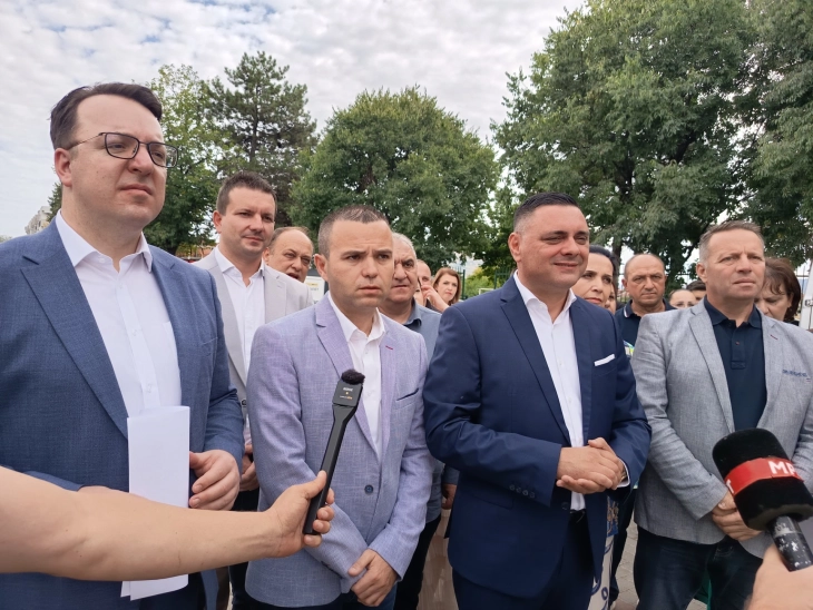 Nikolloski: Është vënë në funksion radari në Aeroportin e Shkupit, problemi është zgjidhur për tre ditë 2 nikolloski eshte vene ne funksion radari ne aeroportin e shkupit problemi eshte zgjidhur per tre dite 68d54390f2bb9