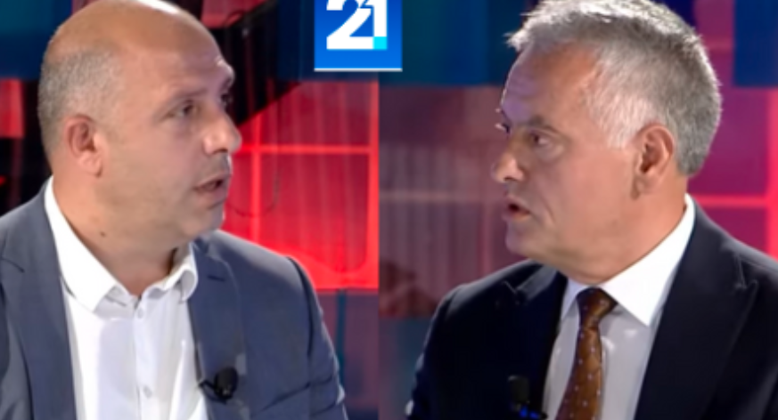 Nxënësit e Llojanit pinë ujë të kontaminuar me arsen?! Debat i nxehtë mes Nexhmedin Sadikut dhe Erkan Arifit në Hajde Flasim 3 nxenesit e llojanit pine uje te kontaminuar me arsen debat i nxehte mes nexhmedin sadikut dhe erkan arifit ne hajde flasim 68dc4c32e9d23