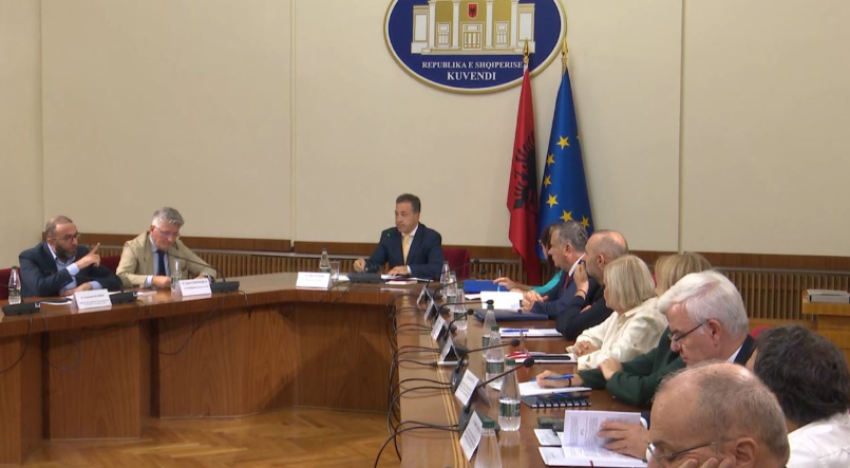 opozita mban pezull kuvendin nuk dorezon emrat e kryetareve dhe anetareve te saj ne komisionet parlamentare 68d151184976e