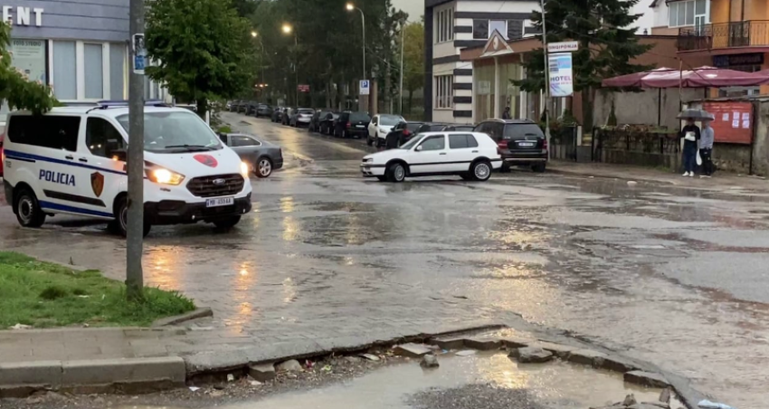 Pas disa muajsh thatësire dhe temperaturash të larta, nisin reshjet e shiut në Kukës 3 pas disa muajsh thatesire dhe temperaturash te larta nisin reshjet e shiut ne kukes 68d7e8966d4e3