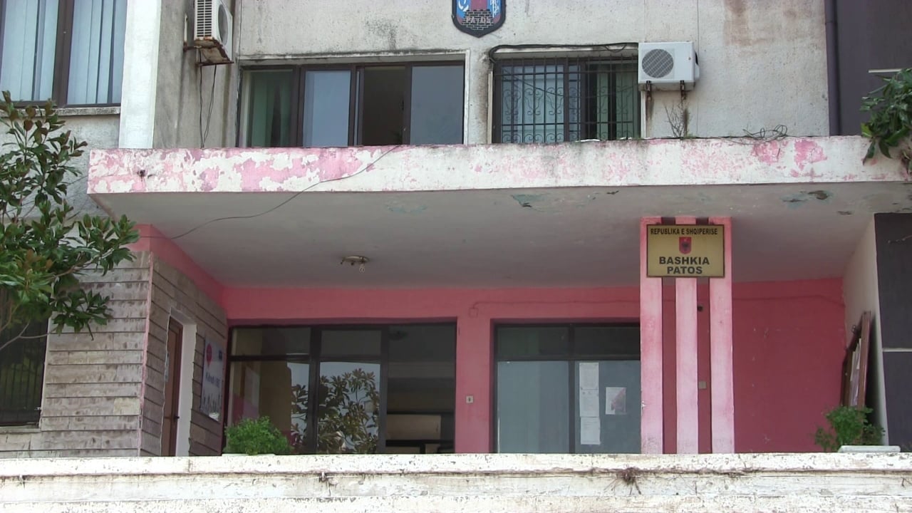 Pas hetimit nga SPAK rikthehet në punë, por i diskriminuar/ Bashkia Patosit e izolon dhe e ul në detyrë 1 pas hetimit nga spak rikthehet ne pune por i diskriminuar bashkia patosit e izolon dhe e ul ne detyre 68bde003ebf1a