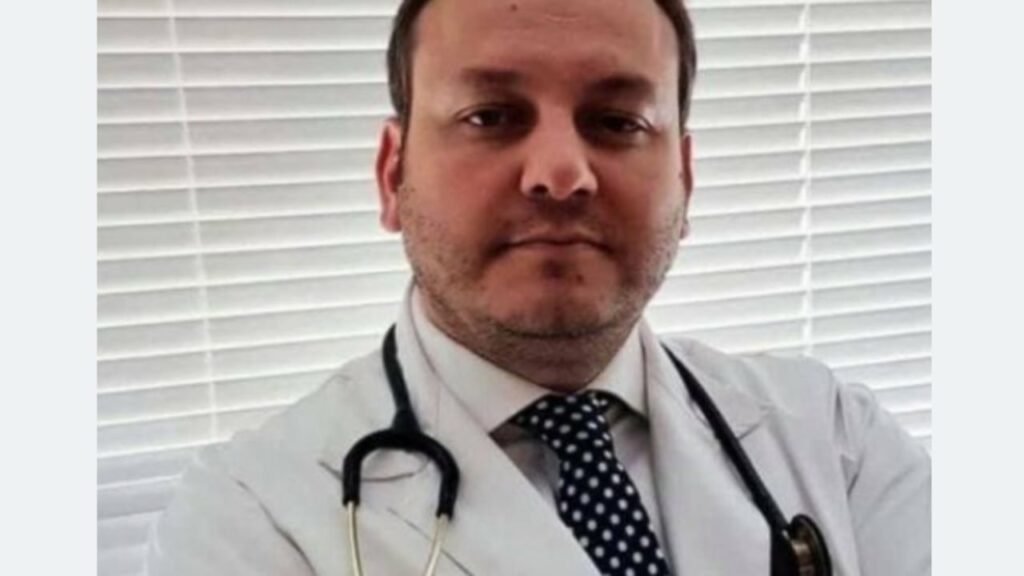 pasagjeri i avionit te linjes tirane londer shfaq simptoma te renda ne udhetim nderhyrja e mjekut shqiptar i shpeton jeten 68bf4da376c12