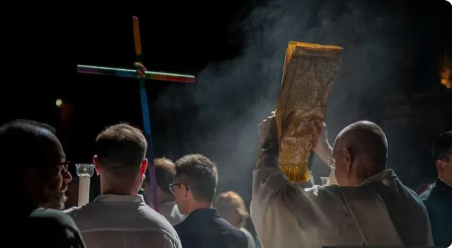 Pelegrinazh historik për katolikët LGBTQ+ në Vatikan 3 pelegrinazh historik per katoliket lgbtq ne vatikan 68bd59c4416c4