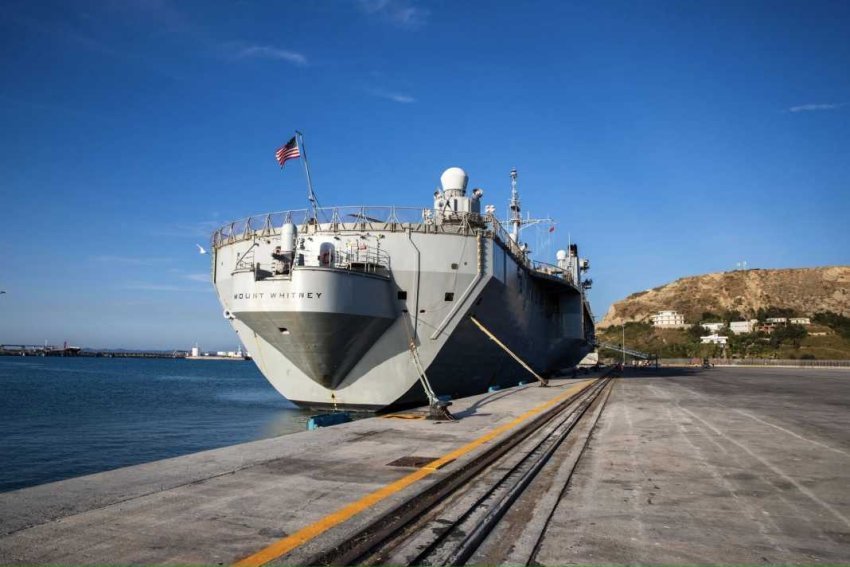 Për herë të parë në portin e Durrësit, zbarkon anija luftarake amerikane 2 per here te pare ne portin e durresit zbarkon anija luftarake amerikane 68c081f46d5f1