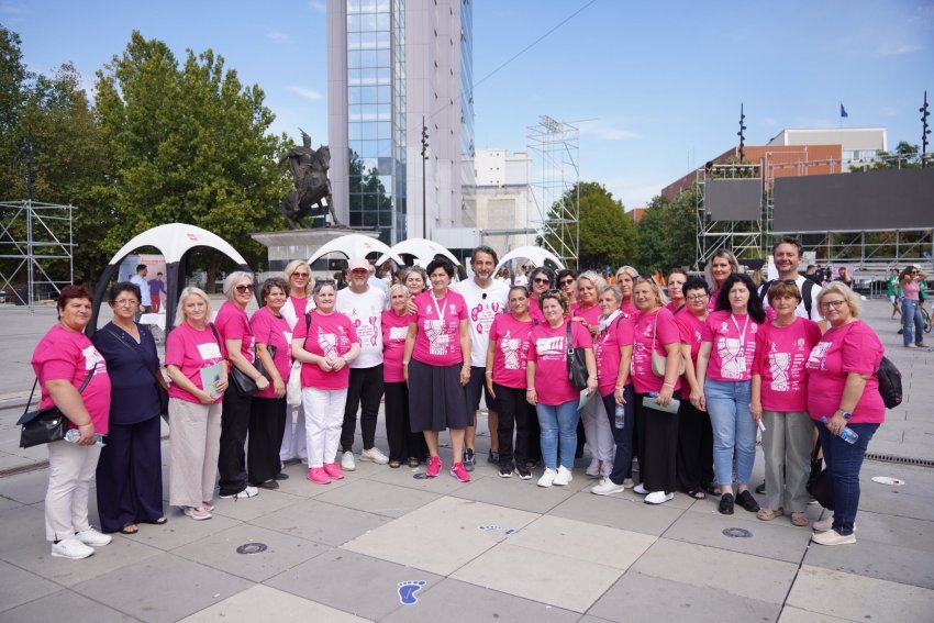 Përparim Rama vrapon në shenjë vetëdijësimi kundër kancerit të gjirit 4 perparim rama vrapon ne shenje vetedijesimi kunder kancerit te gjirit 68c6e9903374a