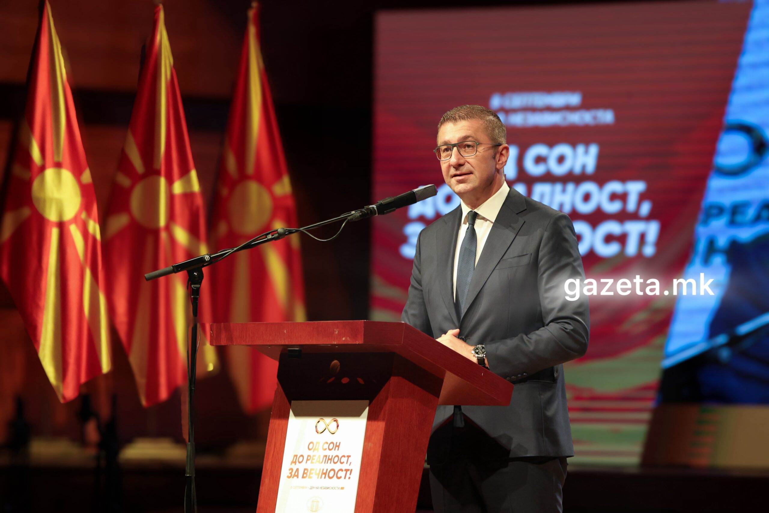 Mickoski: Ata që e ndryshuan emrin e shtetit ofrojnë propozim për linja të kuqe! Prioriteti ynë janë integrimet evropiane, por me dinjitet, jo me turp dhe poshtërim 1 photo output 4 scaled