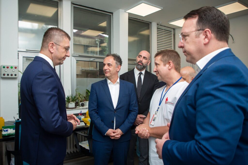 Po rinovohen 7 salla të operacionit në SPQ “8 shtatori”! Aliu: Në sektorin e shëndetësisë, bum investimesh 2 po rinovohen 7 salla te operacionit ne spq 8 shtatori aliu ne sektorin e shendetesise bum investimesh 68c3386d87ffb