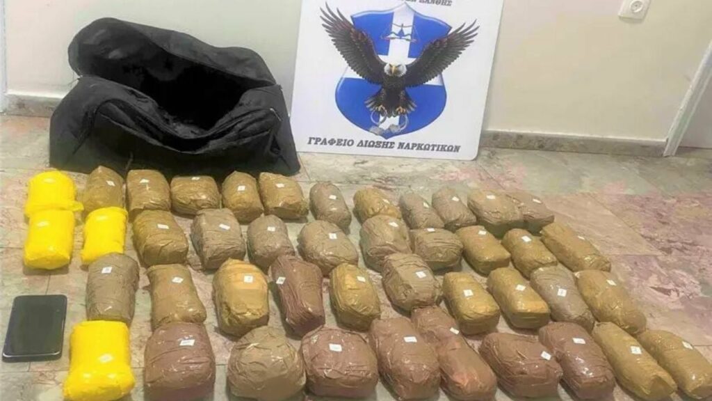 po transportonte 21 5 kg heroine ne kufirin greko shqiptar arrestohet 50 vjecari shqiptar prane kapshtices 68ce9306b7a34