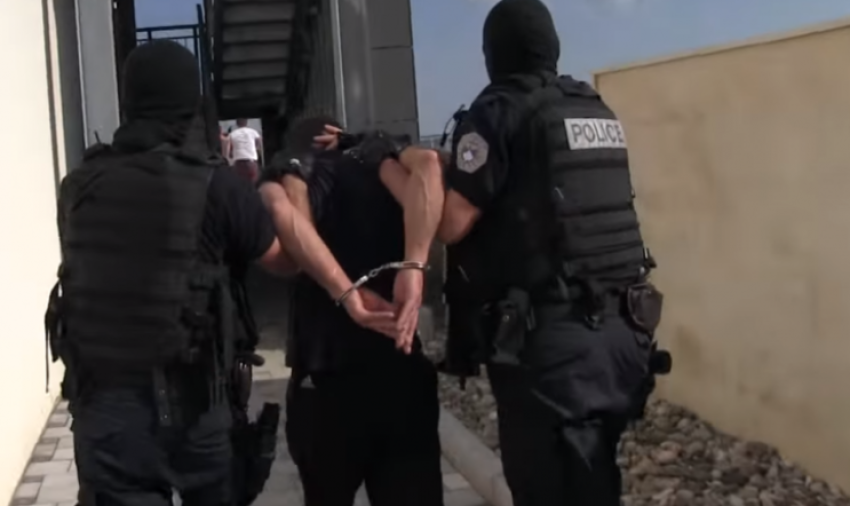 Policia arreston 681 persona dhe konfiskon mbi 830 kg drogë këtë vit 2 policia arreston 681 persona dhe konfiskon mbi 830 kg droge kete vit 68d8598624781