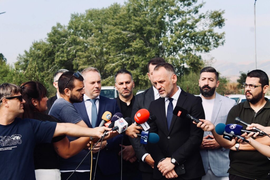 Promovohen targat e veturave zyrtare, Fetai: S’do të ketë më keqpërdorime 2 promovohen targat e veturave zyrtare fetai sdo te kete me keqperdorime 68c02c31c337a