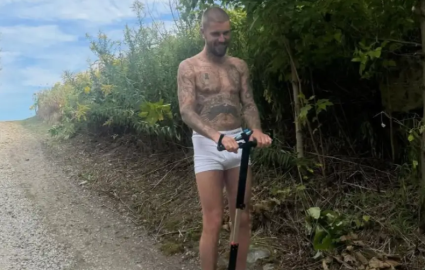 Pse po flet Justin Bieber me trupin dhe jo me fjalët? 3 pse po flet justin bieber me trupin dhe jo me fjalet 68c2da11ccd72