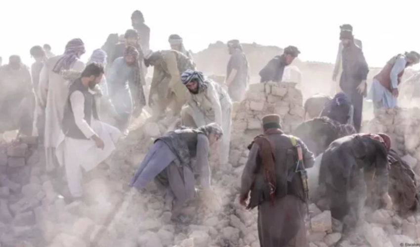 qindra te vdekur pas termetit ne afganistan 68b56ada20edc