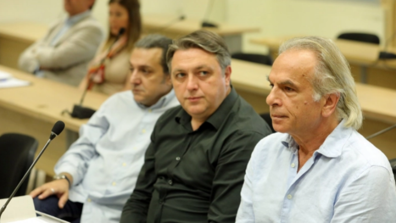 Rifillon gjyqi ndaj katër onkologëve të akuzuar për trajtim të pakujdesshëm të pacientëve në Shkup 7 rifillon gjyqi ndaj kater onkologeve te akuzuar per trajtim te pakujdesshem te pacienteve ne shkup 68baa0d753ce7