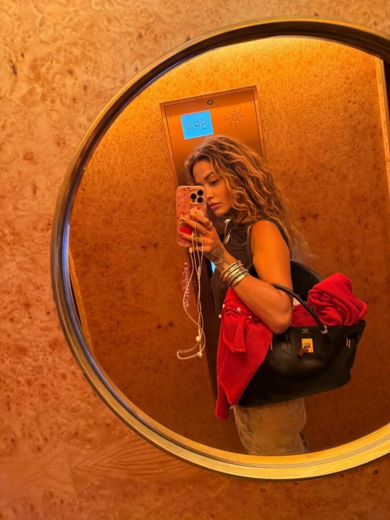 Rita Ora publikon fotografi nga pushimet në Ulqin 2 rita ora publikon fotografi nga pushimet ne ulqin 68ba9cb1f3abf