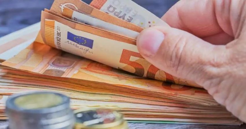 Shqipëria me pagën minimale më të ulët në Europë në qershor, 34% më pak se mesatarja e rajonit! Ja vendi me rrogën më të lartë 3 shqiperia me pagen minimale me te ulet ne europe ne qershor 34 me pak se mesatarja e rajonit ja vendi me rrogen me te larte 68b7d41739868