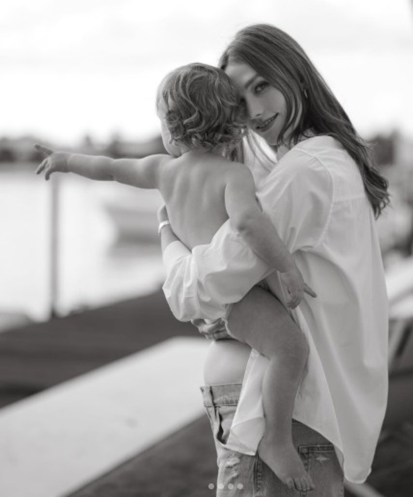 Supermodelja sjell në jetë beben nr.3, zbulon gjininë dhe emrin 2 supermodelja sjell ne jete beben nr 3 zbulon gjinine dhe emrin 68d122628dc6b