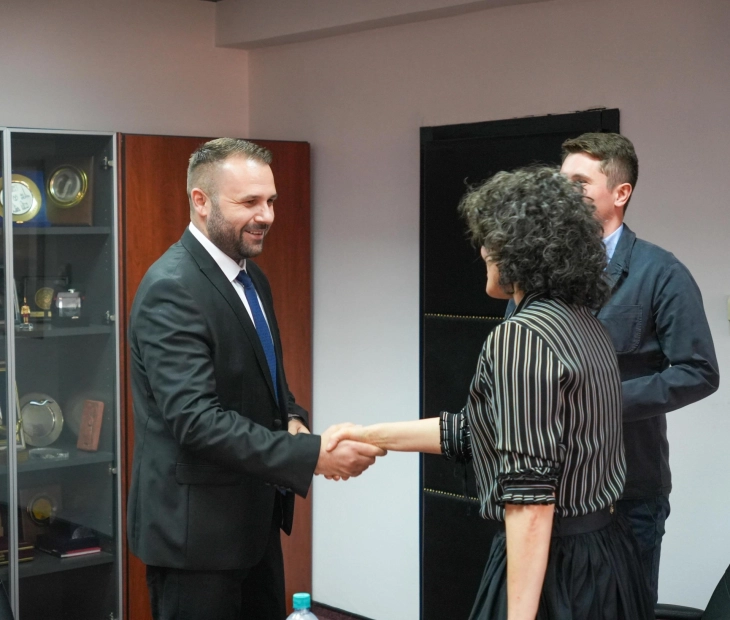 Takim Durmishi-Kolumbia: Do të sigurojmë mbështetje për lidershipin e grave, të rinjtë dhe zhvillimin social 2 takim durmishi kolumbia do te sigurojme mbeshtetje per lidershipin e grave te rinjte dhe zhvillimin social 68d57bd2dc801