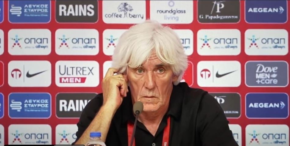 Tërmeti në Greqi, dridhen kamerat në studio, kalon në “shok” trajneri i futbollit 2 termeti ne greqi dridhen kamerat ne studio kalon ne shok trajneri i futbollit 68c0a14538d30