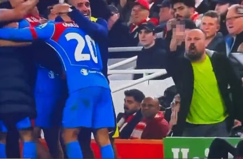 Tifozi i Liverpool i dënuar me tre vite larg stadiumeve flet pas incidentit në “Anfield Road” 2 tifozi i liverpool i denuar me tre vite larg stadiumeve flet pas incidentit ne anfield road 68cc0b805db4d