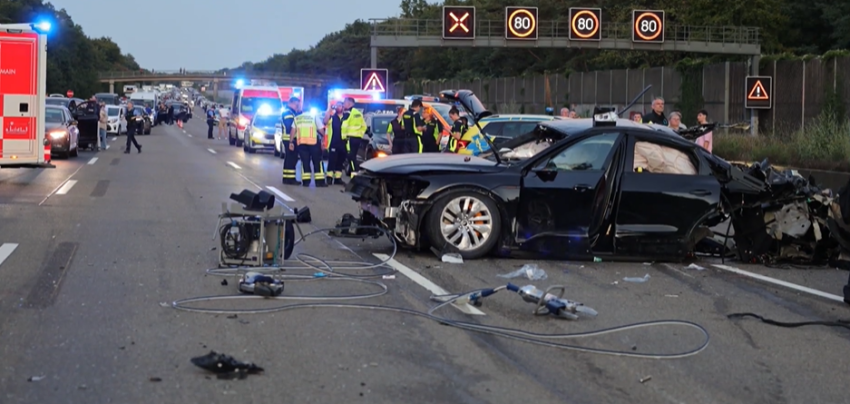 Tre të rinj humbin jetën nga një aksident i rëndë mes nëntë automjetesh në Frankfurt 3 tre te rinj humbin jeten nga nje aksident i rende mes nente automjetesh ne frankfurt 68bedd9441d36