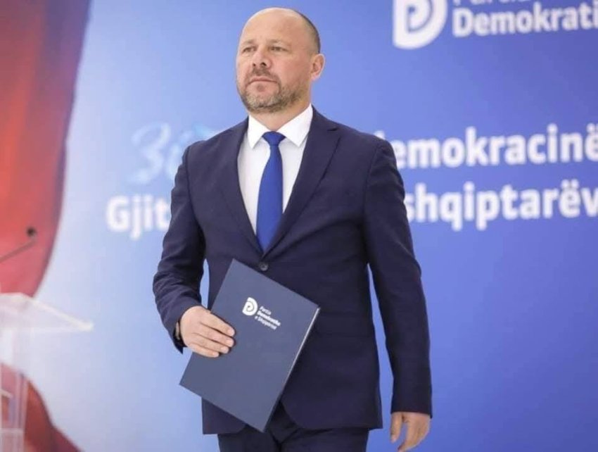 “Tritoli i mafies politike nuk na ndal”, Xhelal Mziu reagon sërish për shpërthimin në shtëpi 2 tritoli i mafies politike nuk na ndal xhelal mziu reagon serish per shperthimin ne shtepi 68cdcd146023f