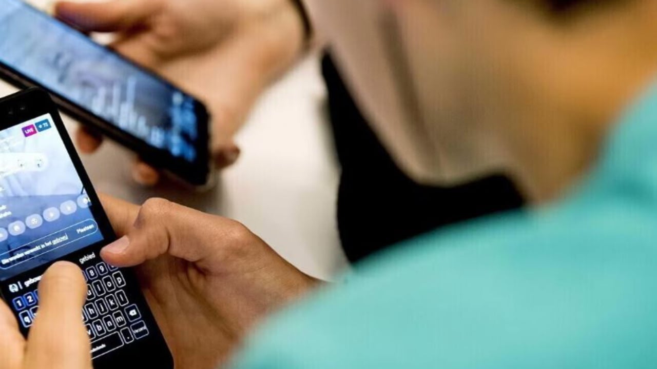 Tronditëse në Itali/ Vajza 12-vjeçare abuzohet seksualisht nga një i ri dhe një i mitur tjetër, videot e saj i shpërndanë në rrjetet sociale 1 tronditese ne itali vajza 12 vjecare abuzohet seksualisht nga nje i ri dhe nje i mitur tjeter videot e saj i shperndane ne rrjetet sociale 68c690081133f