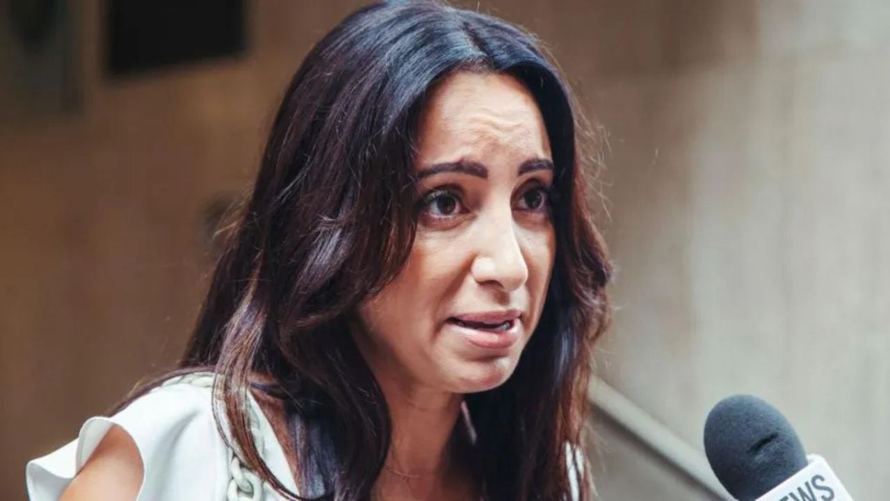 U pushua padrejtësisht nga puna pas një postimi për Gazën, gazetarja shpërblehet me 150 mijë dollarë australianë 1 u pushua padrejtesisht nga puna pas nje postimi per gazen gazetarja shperblehet me 150 mije dollare australiane 68d3bf06f37be