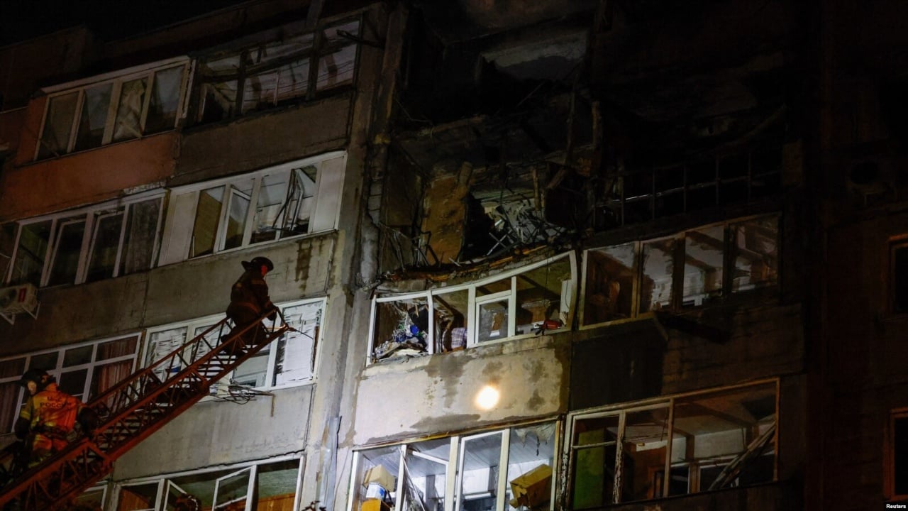 Ukraina kryen sulme ajrore në dy qytete në pjesën e pushtuar të Donjeckut 1 ukraina kryen sulme ajrore ne dy qytete ne pjesen e pushtuar te donjeckut 68bfdc6592f52